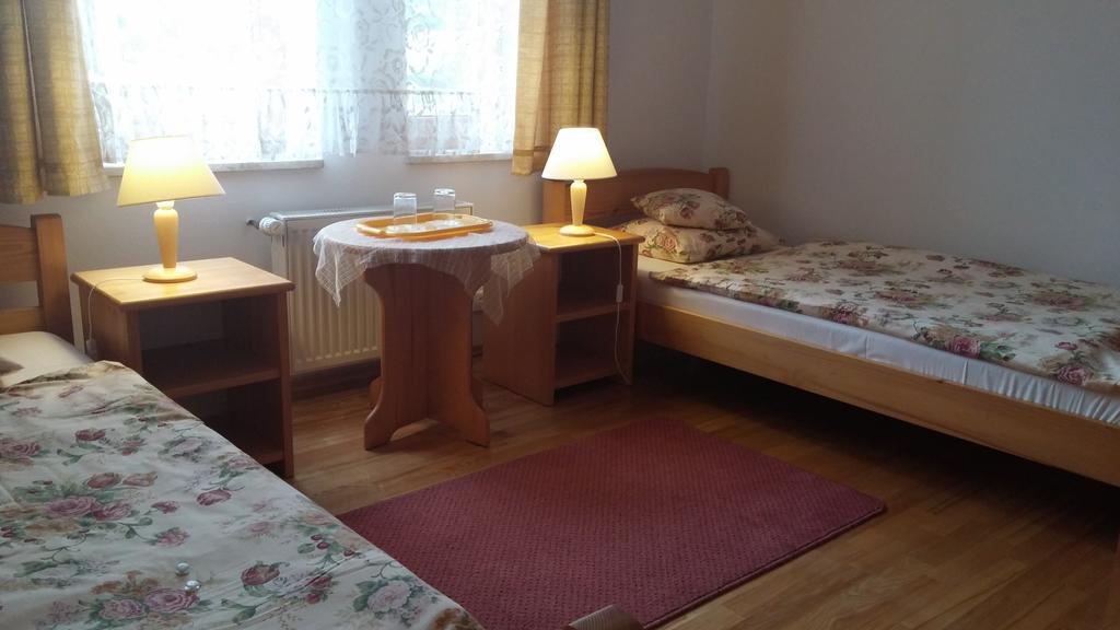 Gospodarstwo Agroturystyczne-Pensjonat Sad Podgorzyn Ngoại thất bức ảnh